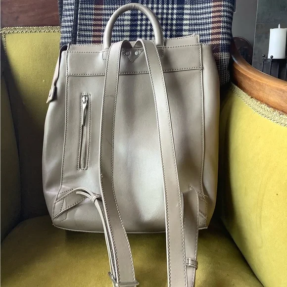 Matt & Nat Vignelli Backpack - Picture 3 of 8